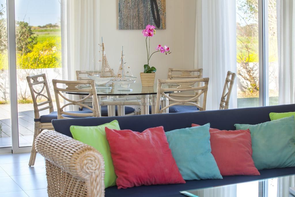 Villa Alona Sotira  Ruang foto